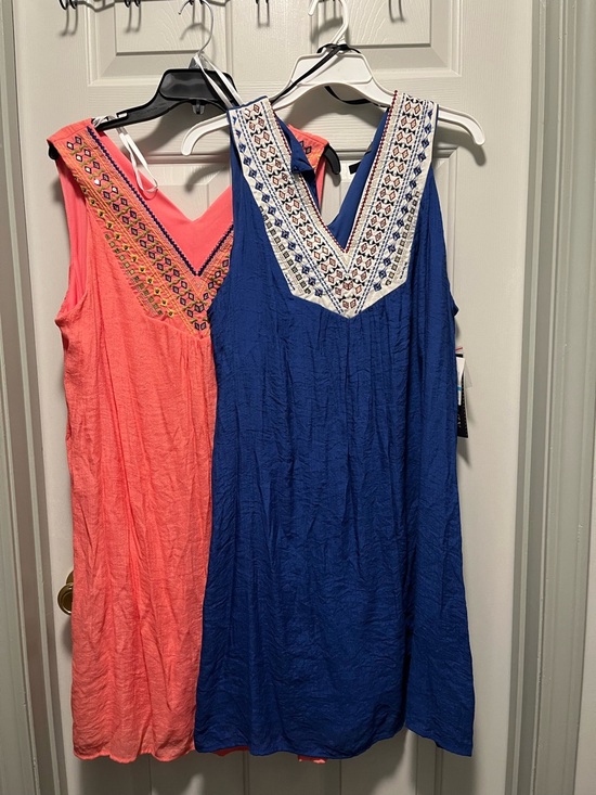 Luxology Dresses & Skirts - Luxology Coral and Royal Blue Embroidered Midi Dresses